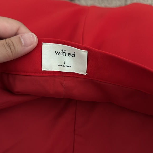 Aritizia Wilfred Scalloped Short - Red (8) - Picture 3 of 4